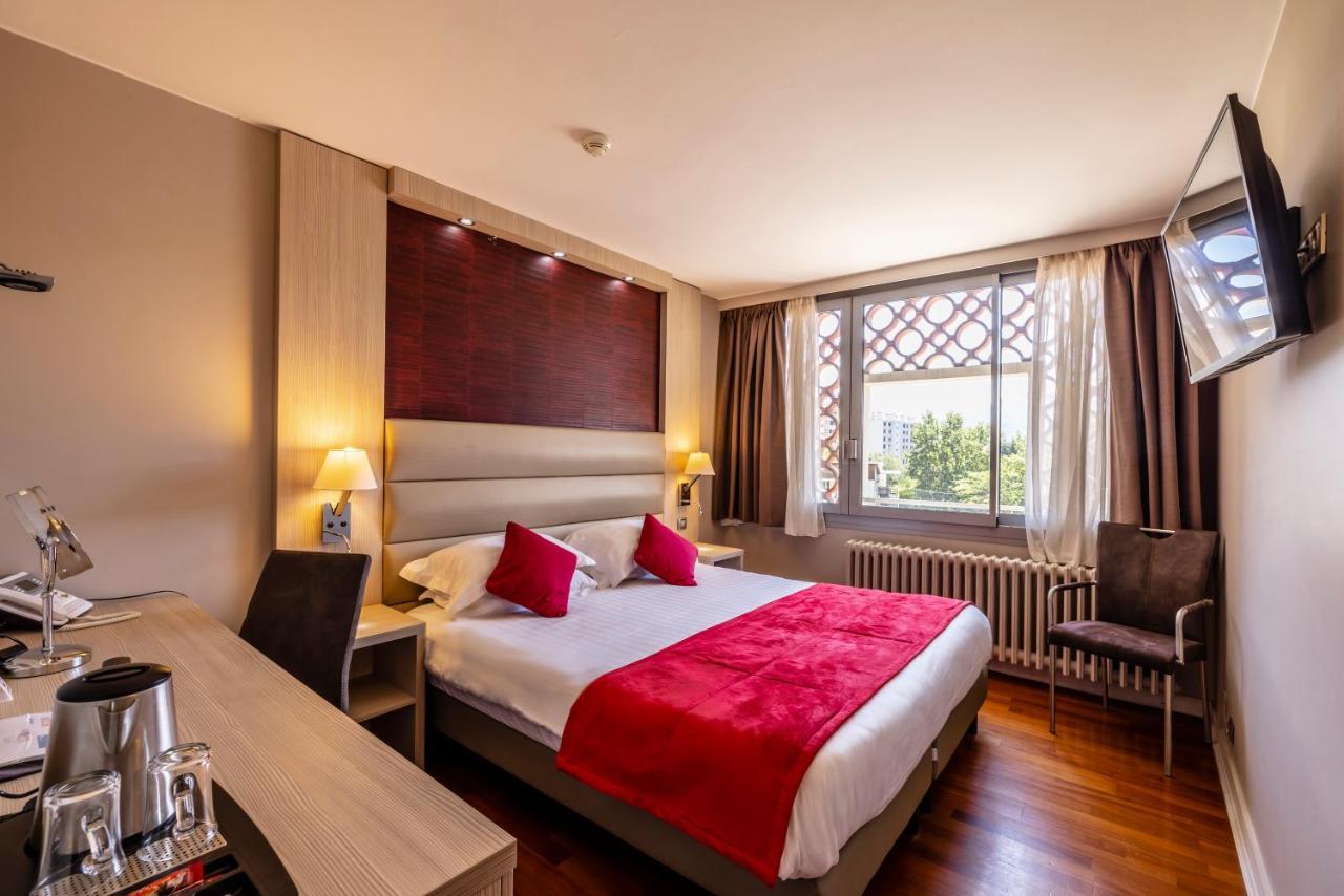 Hotel Les Trois Roses, Meylan Grenoble Eksteriør bilde
