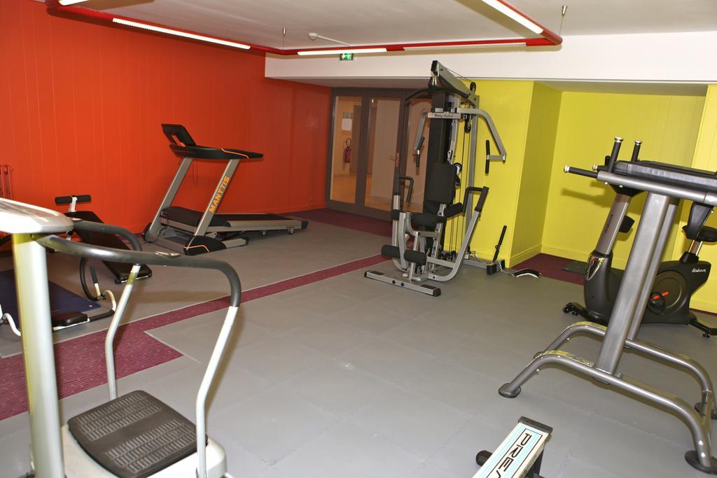Hotel Les Trois Roses, Meylan Grenoble Eksteriør bilde